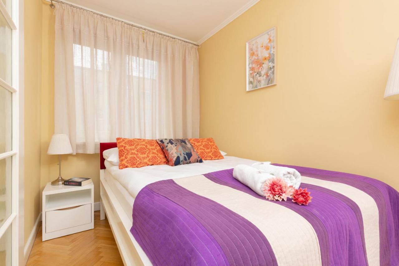 Miodowa Apartment Krasinski Garden Warsaw By Noclegi Renters Exteriör bild