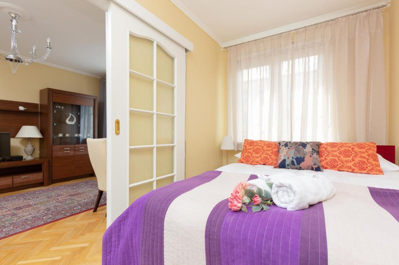 Miodowa Apartment Krasinski Garden Warsaw By Noclegi Renters Exteriör bild