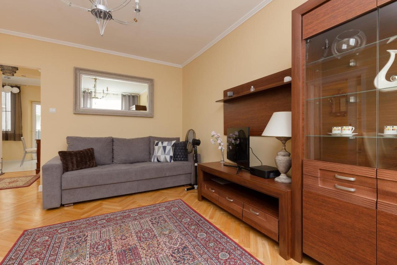 Miodowa Apartment Krasinski Garden Warsaw By Noclegi Renters Exteriör bild