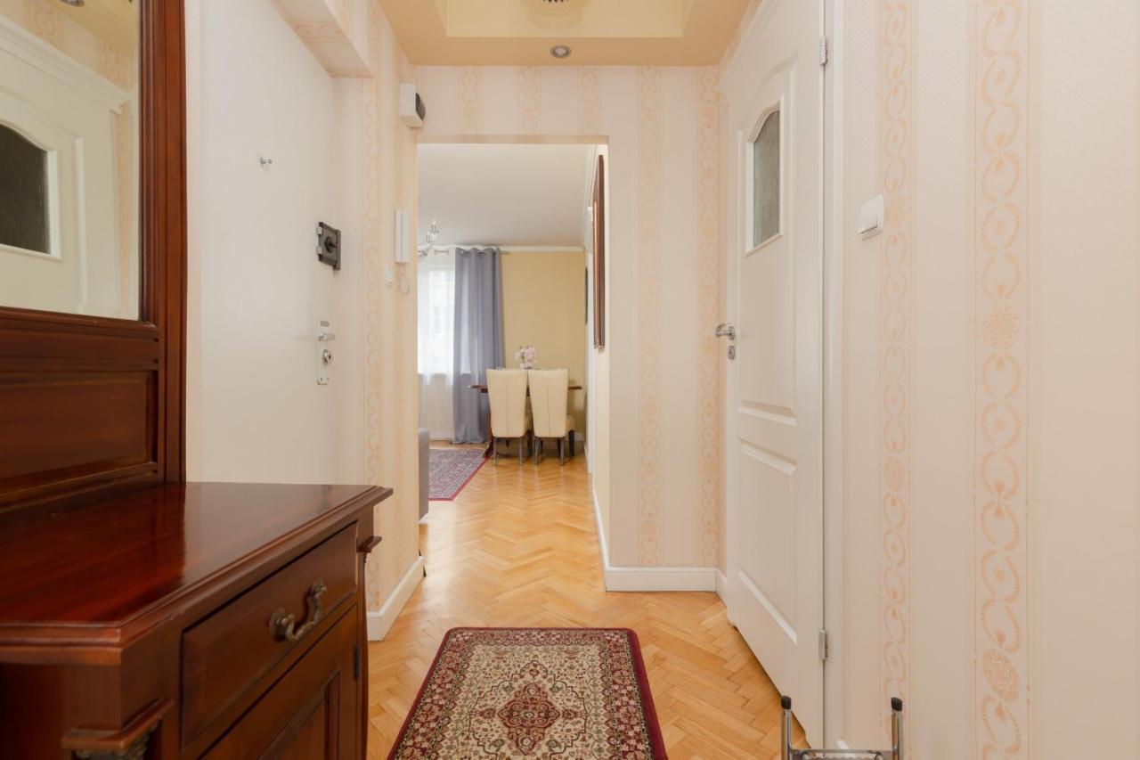 Miodowa Apartment Krasinski Garden Warsaw By Noclegi Renters Exteriör bild