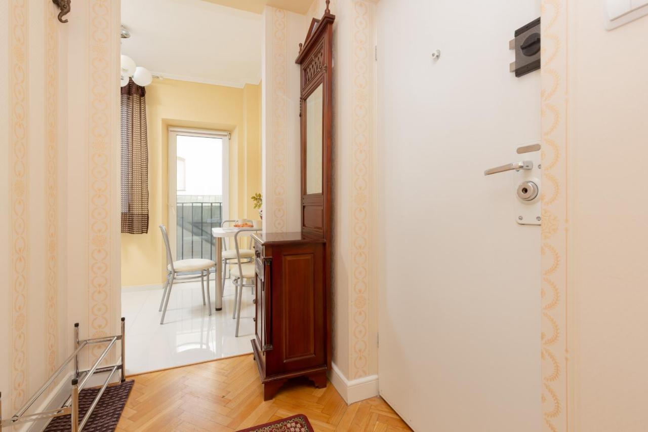 Miodowa Apartment Krasinski Garden Warsaw By Noclegi Renters Exteriör bild